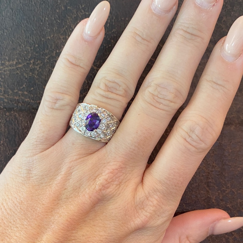 Elegant Silver and Purple Gemstone Ring